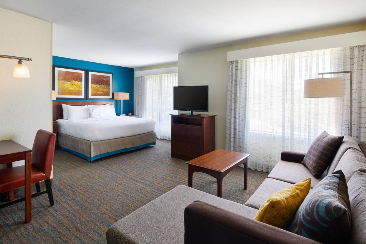King Studio Suite with Sofa Bed,1381247318:JPEG
